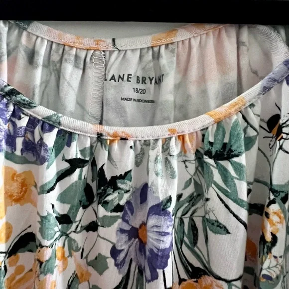 Bees and Flowers Knit Top - Picture 2 of 5